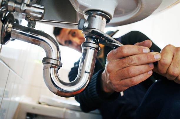 Best Commercial Plumbing Services  in Flora, IN